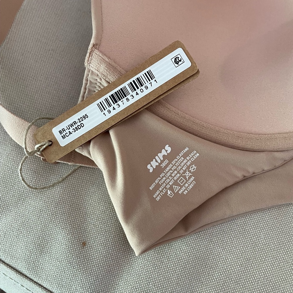 SKIMS Fits Everybody Push Up Bra 38DD - Picture 2 of 3